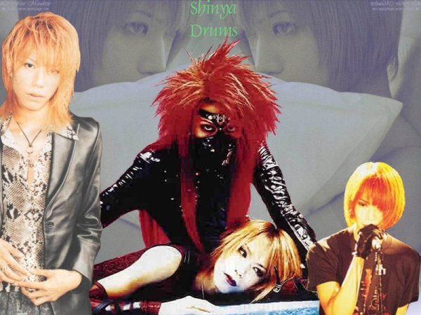 Shinya, the bassist for Diru (Dir en Grey) original website here: http://fav.me/dlzzxe